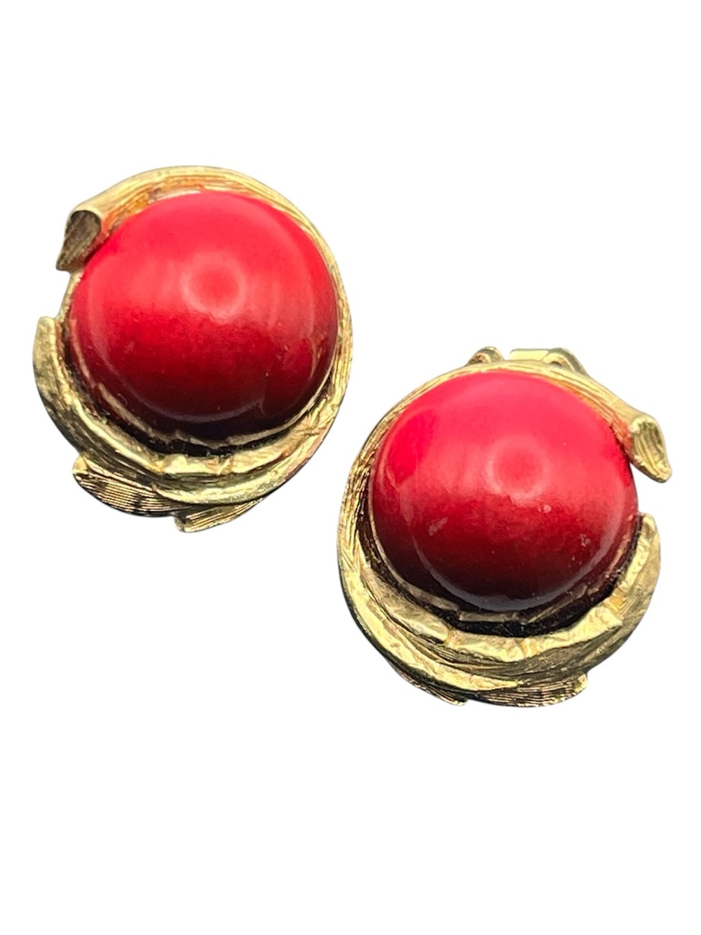 Art brand red gradient dome gold tone clip on vintage earrings